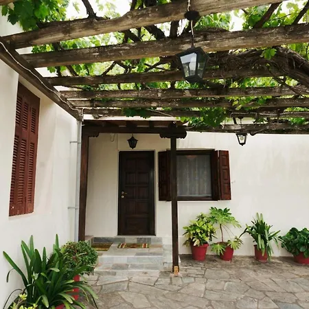 Giota's Garden House Портария